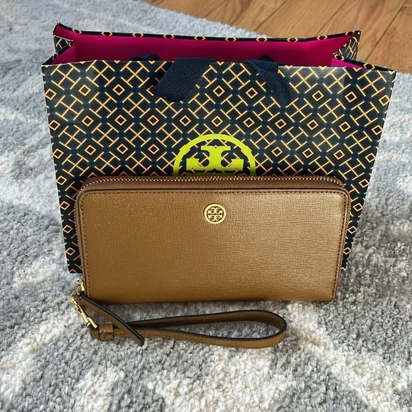 New Tory Burch Robinson Crosshatch Saffino leather Continental Wallet Wristlet - Picture 6 of 15